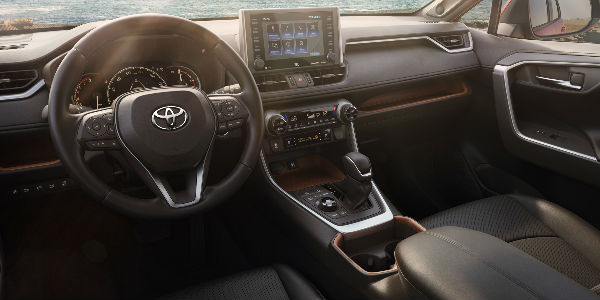2019 Toyota RAV4 Steering Wheel, Dashboard and Toyota Entune 3.0 Touchscreen